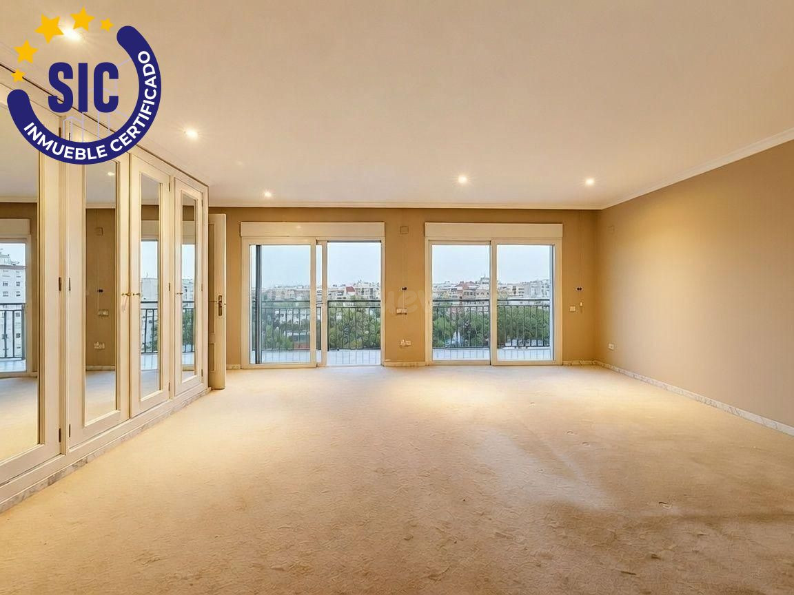 Piso de 178 m2 con balcón de más de 22 m2 y vistas a los Jar - foto 2