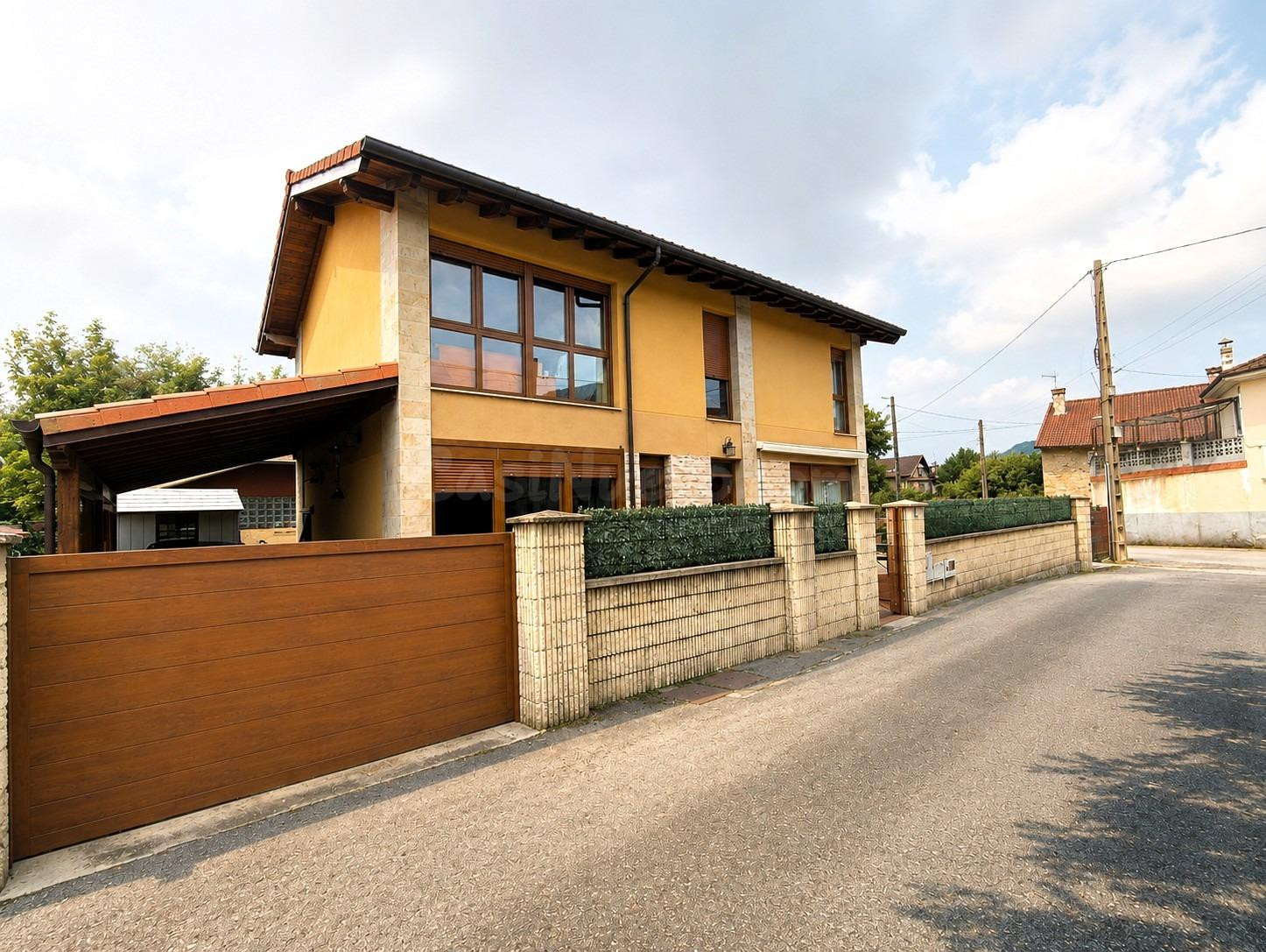 Chalet Independiente en La Abadilla: Un Refugio de Lujo