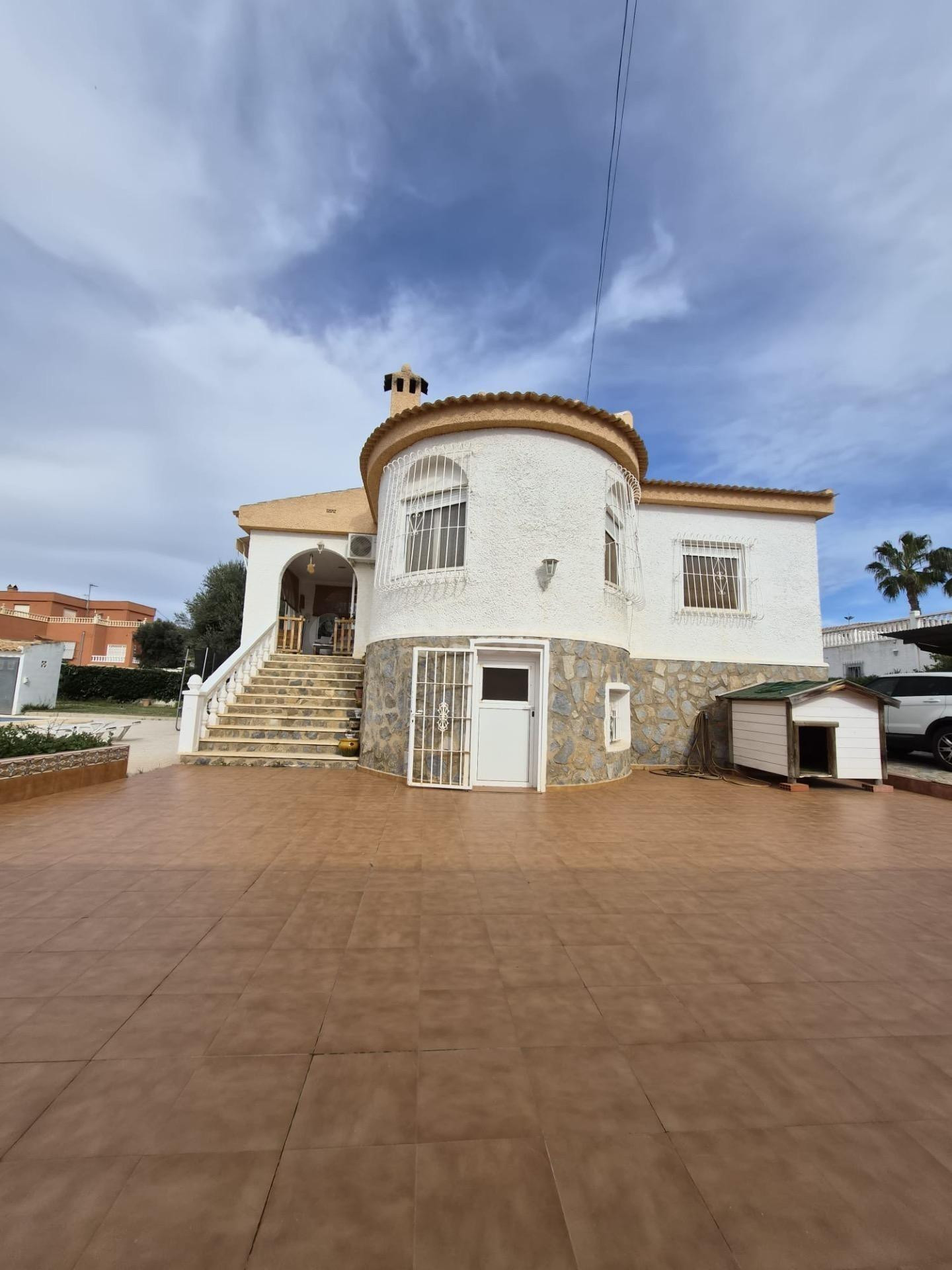 MAGNIFICO CHALET CON PISCINA PRIVADA Y GRAN PARCELA, VENGA A - foto 3