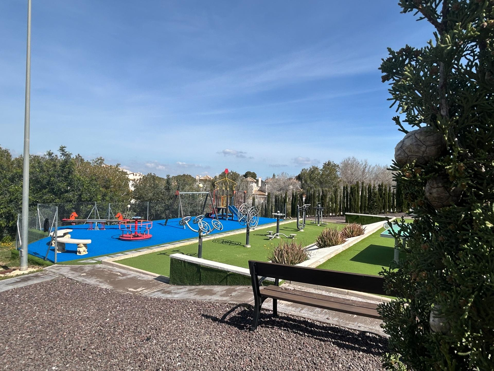 FANTASTICA VIVIENDA CON PISCINA COMUNITARIA, IDEAL PARA VIVI - foto 2