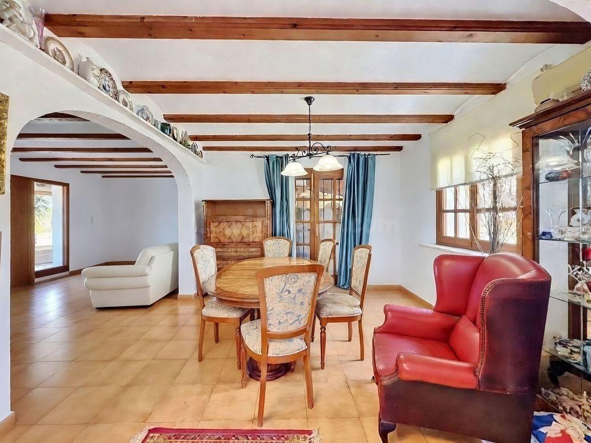 En venta estupendo chalet en Urbanizacion La Sella - foto 5