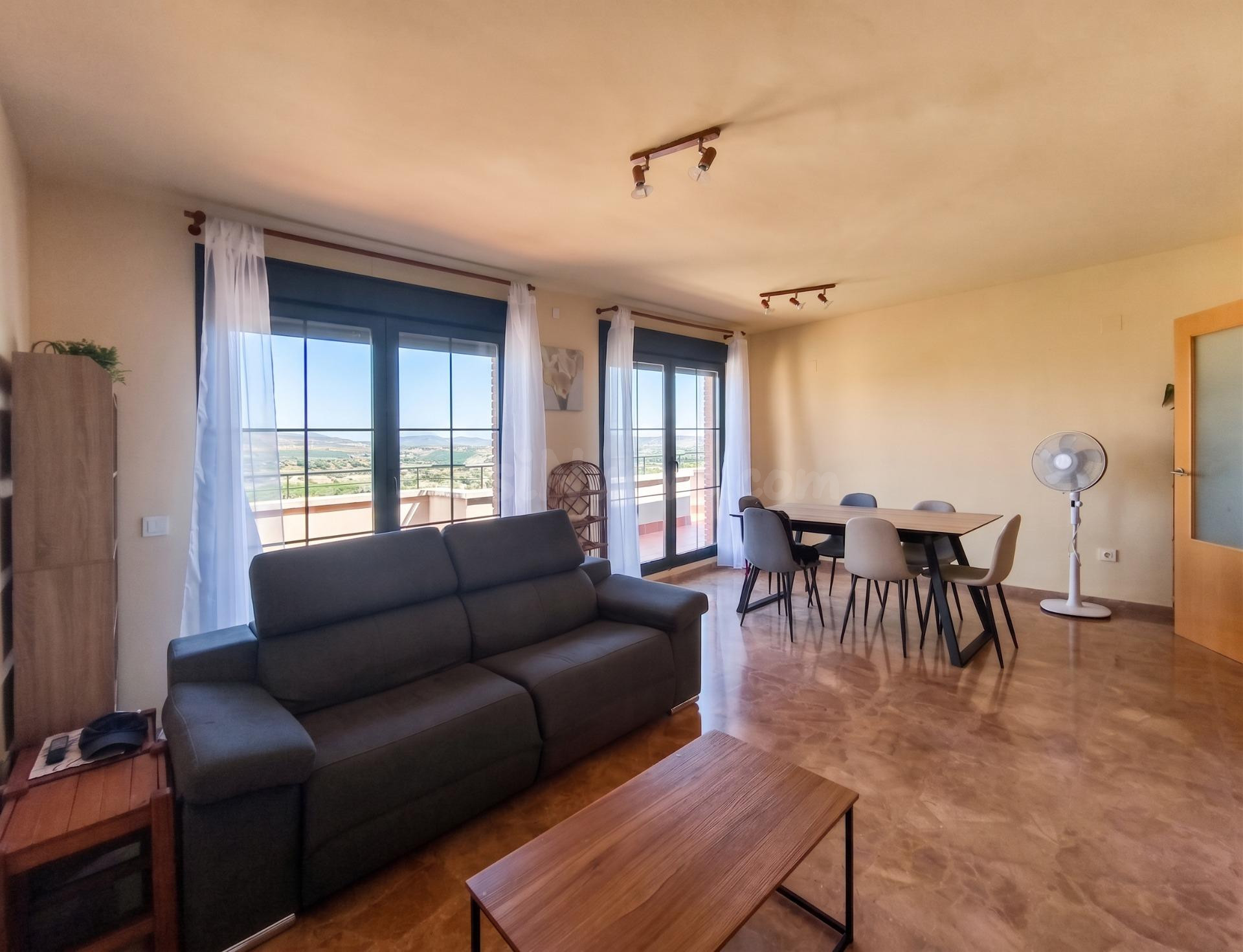 Ático Exclusivo con Terraza y Autonomía Energética en Onda