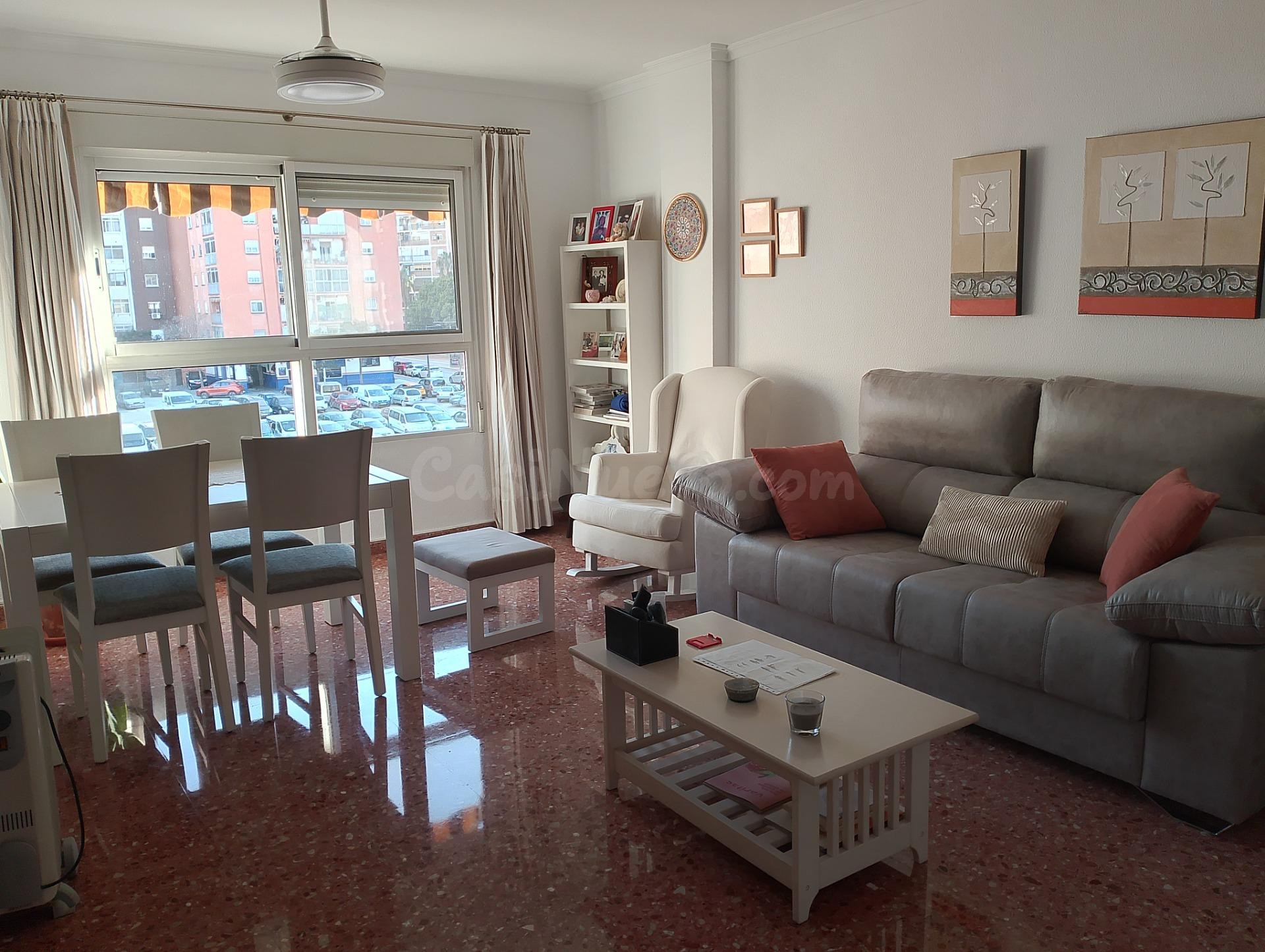 Se alquila habitación en piso en Calle Meliana, barrio Torre