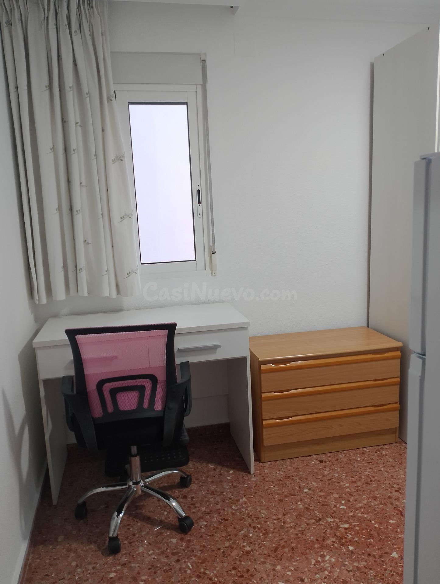 Se alquila habitación en piso en Calle Meliana, barrio Torre - foto 3