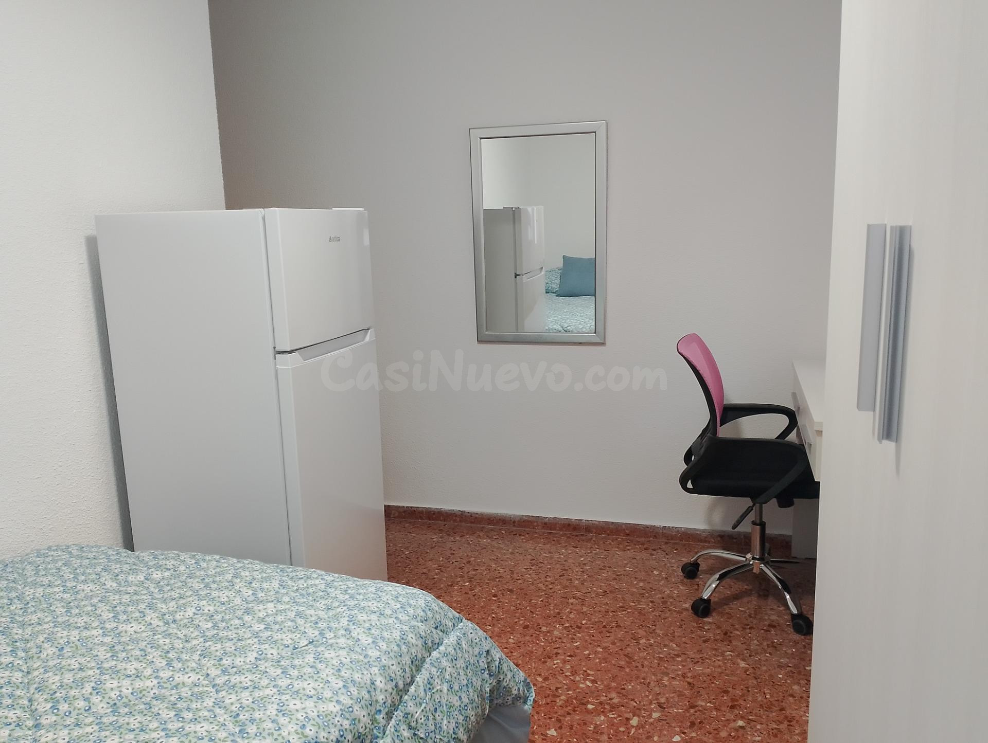 Se alquila habitación en piso en Calle Meliana, barrio Torre - foto 5