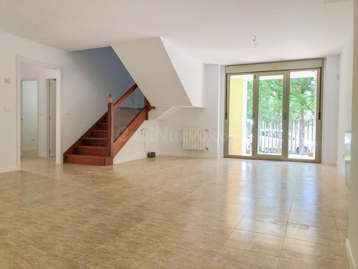 SE VENDE CHALET EN HAZAS DE CESTO
