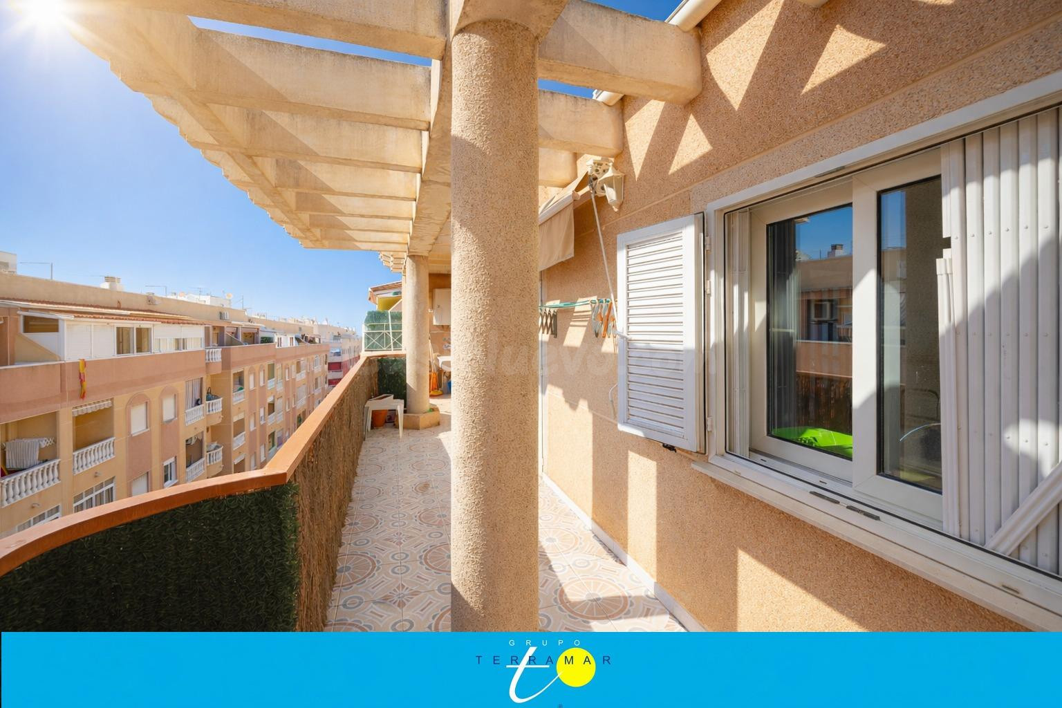 FANTASTICO ATICO CON GRAN TERRAZA, IDONEO COMO VACACIONAL O 