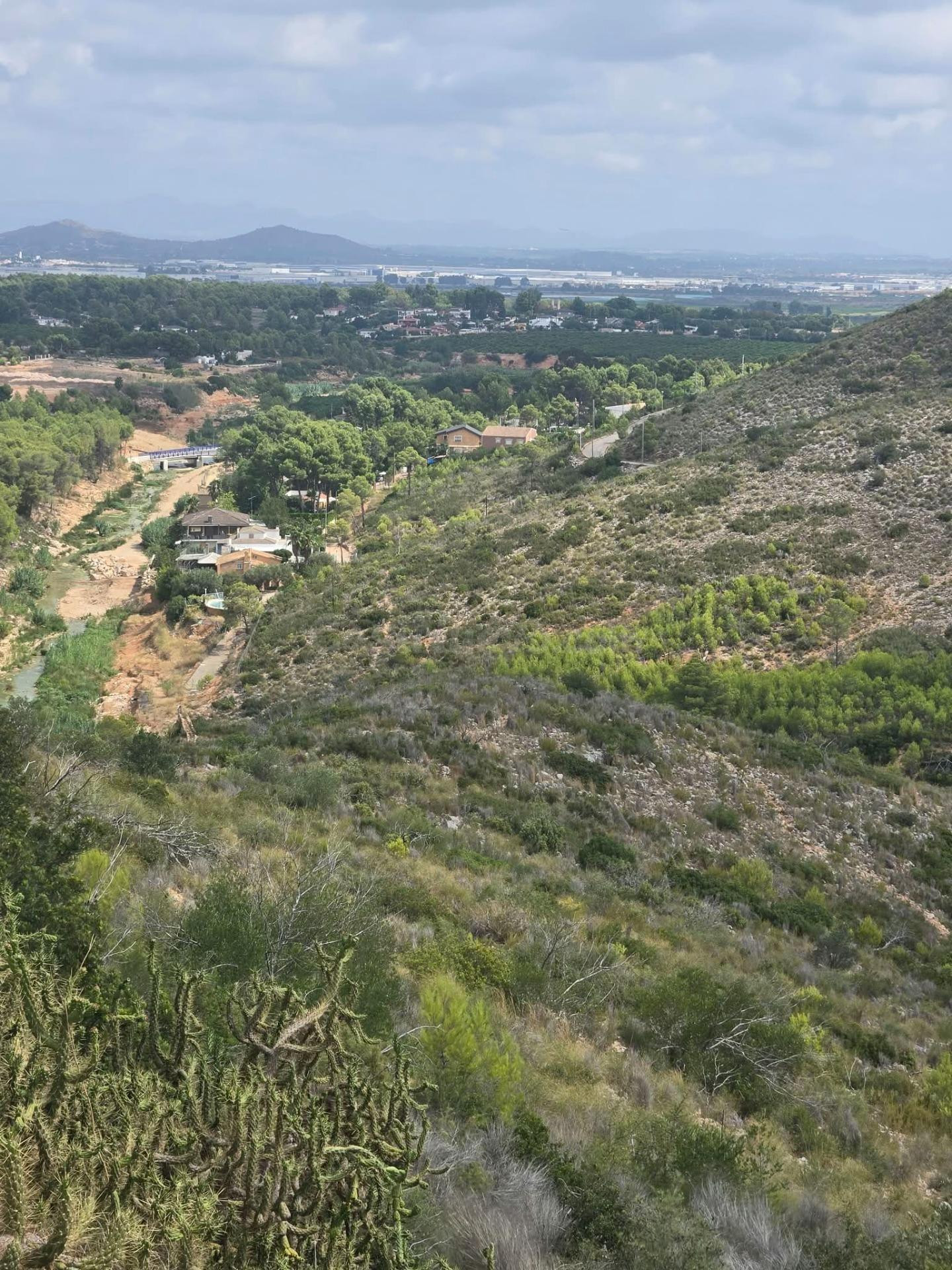Exclusiva parcela urbana de 3.570 m2 en Cumbres de Calicanto - foto 4
