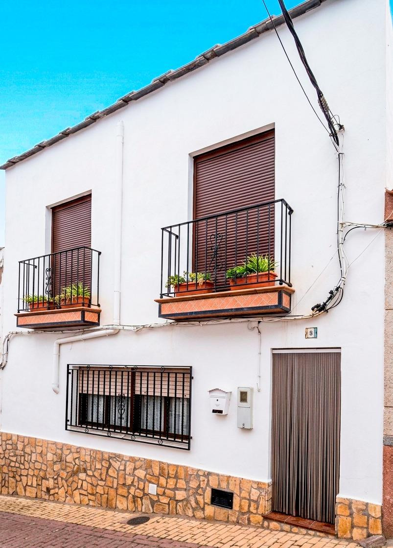 Encantadora Casa de dos plantas Reformada en Padules