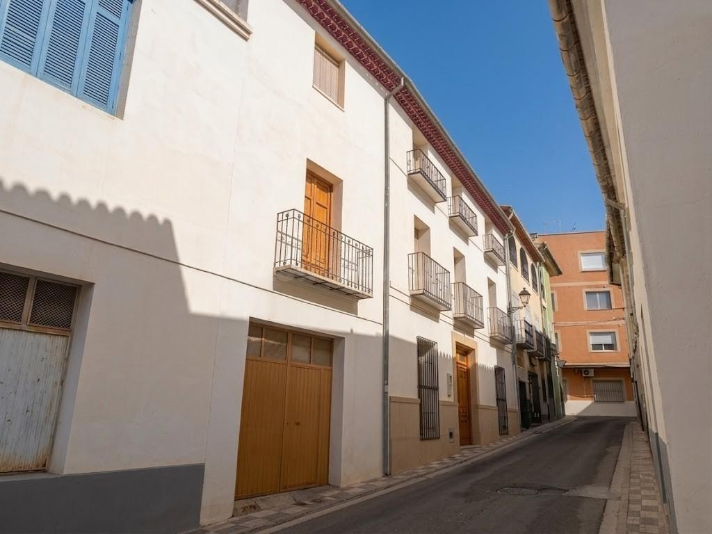 ¡ATENCIÓN INVERSIONISTAS! EDIFICIO CON ENORME POTENCIAL EN Q