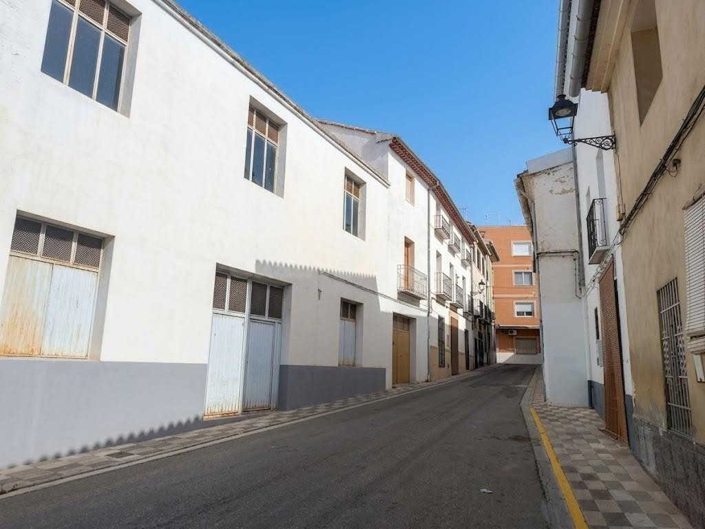 ¡ATENCIÓN INVERSIONISTAS! EDIFICIO CON ENORME POTENCIAL EN Q - foto 3