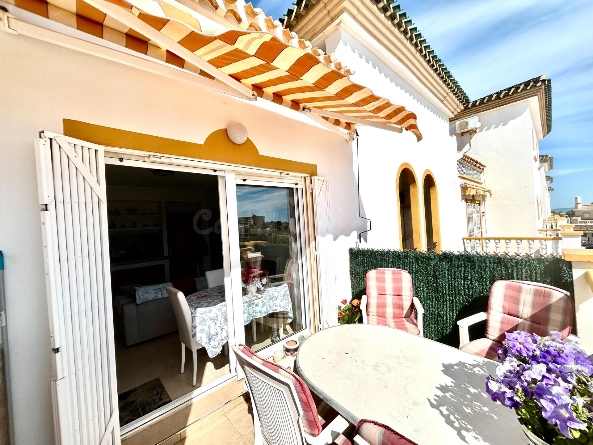 MAGNIFICO ATICO CON PISCINA COMUNITARIA, IDONEO COMO VACACIO - foto 3