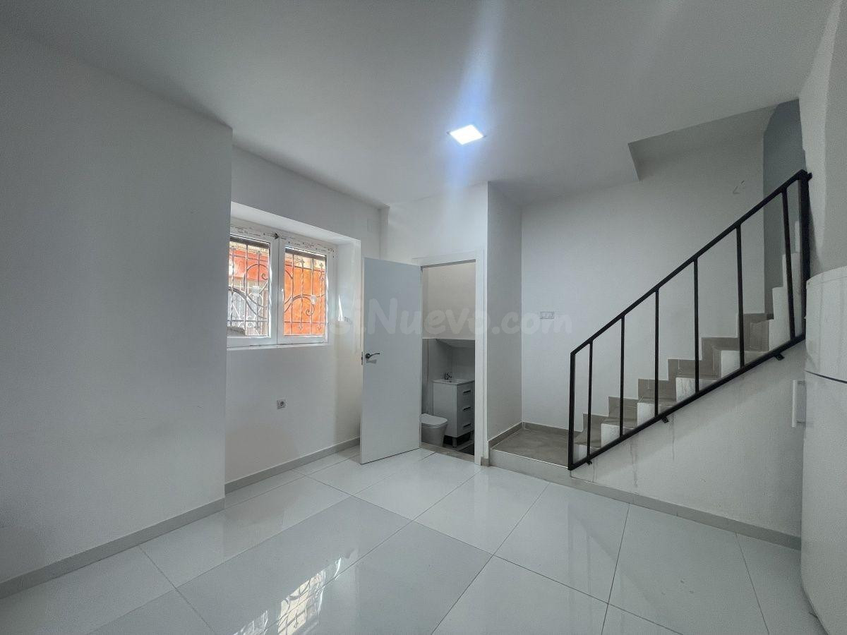 Oportunidad en el Centro de de Requena! Casa de Pueblo Total - foto 2