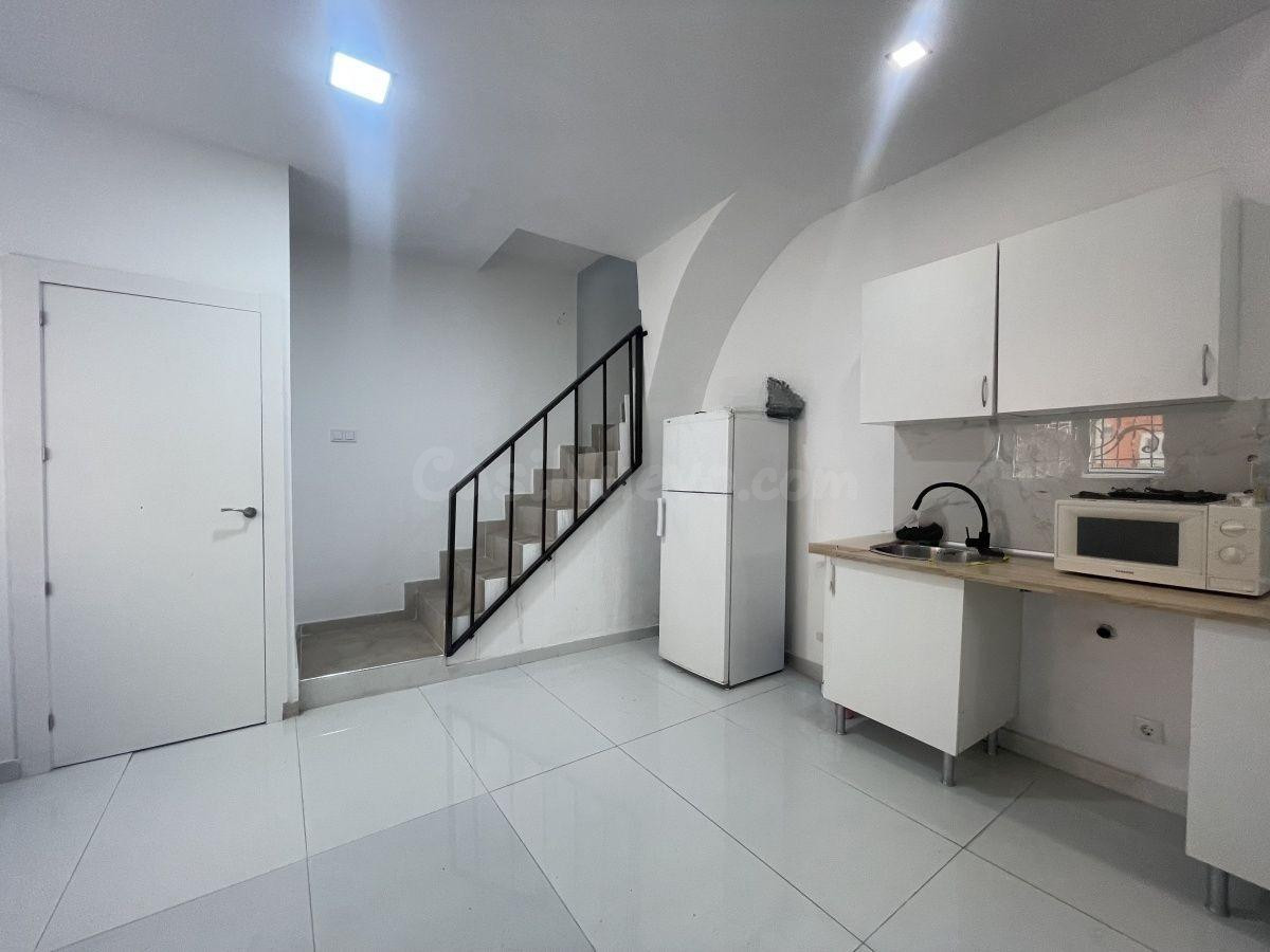 Oportunidad en el Centro de de Requena! Casa de Pueblo Total - foto 3