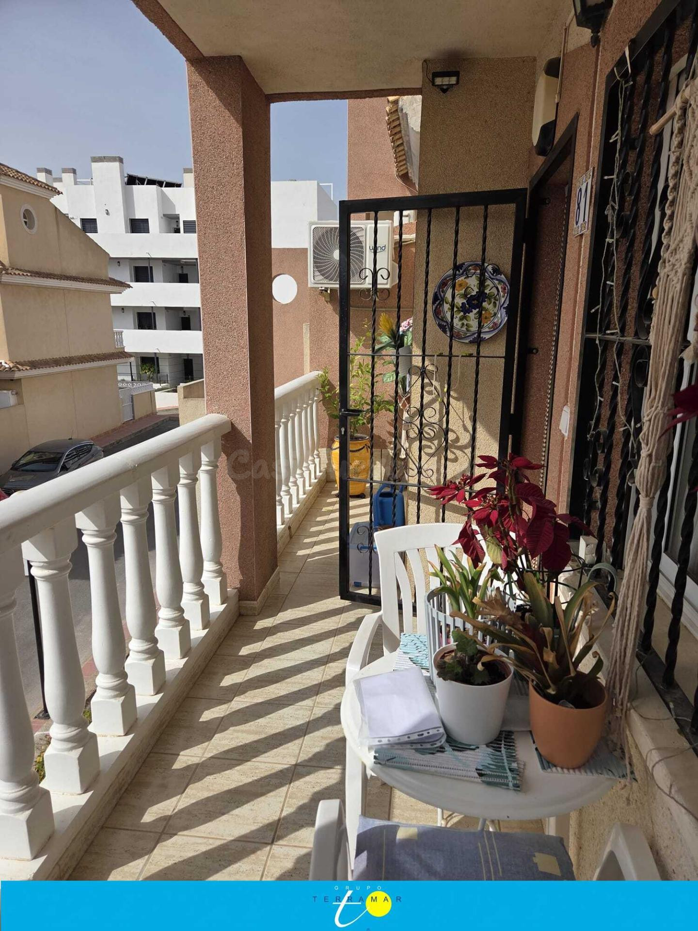 MARAVILLOSO DUPLEX CON PISCINA COMUNITARIA, A POCOS MINUTOS  - foto 2