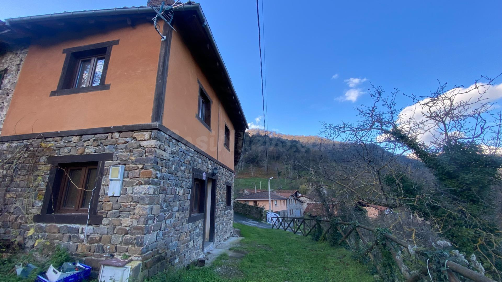 Casa en Pesaguero - foto 2