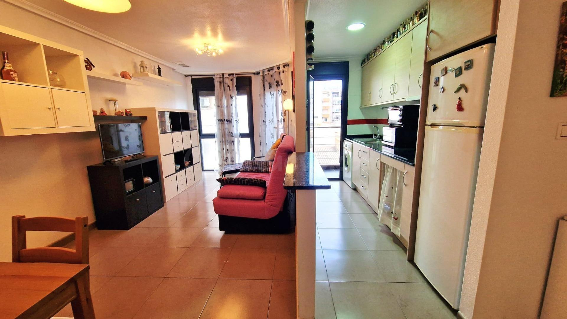 FANTASTICO Y COQUETO APARTAMENTO EN EL CENTRO DE TORREVIEJA, - foto 4