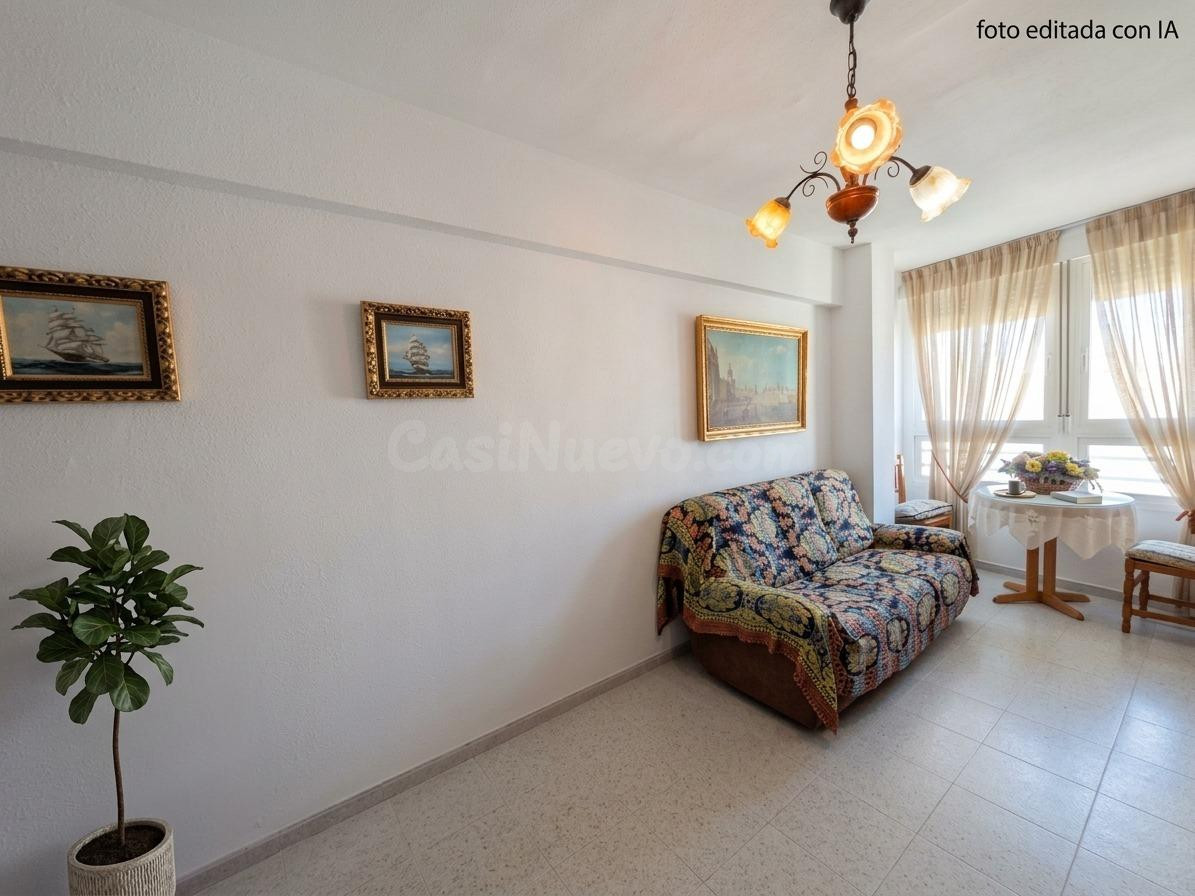 Piso en El Zapillo: Confort y Cercanía a la Playa - foto 4