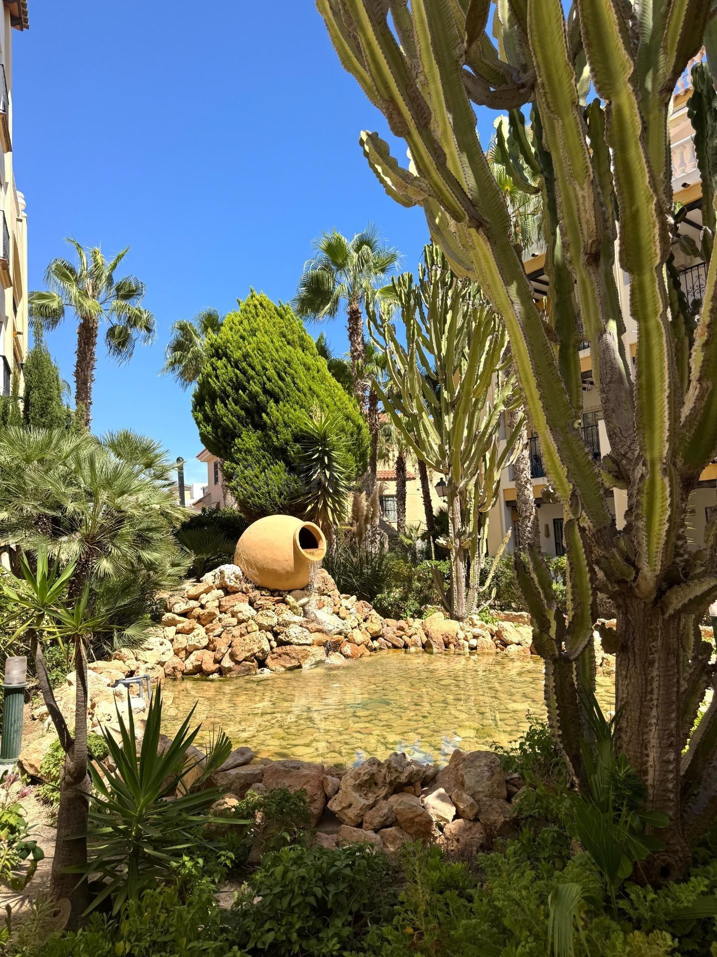 MAGNIFICO ATICO RODEADO DE JARDINES Y CON PLAZA DE GARAJE IN - foto 3