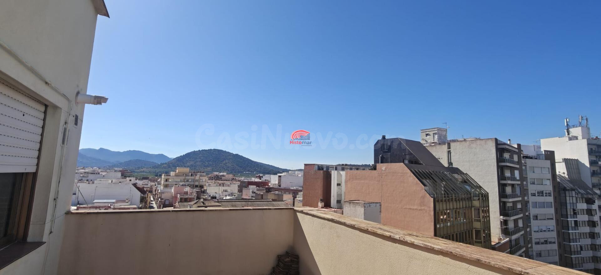 Ático en venta con impresionantes vistas y garaje cerrado -  - foto 3