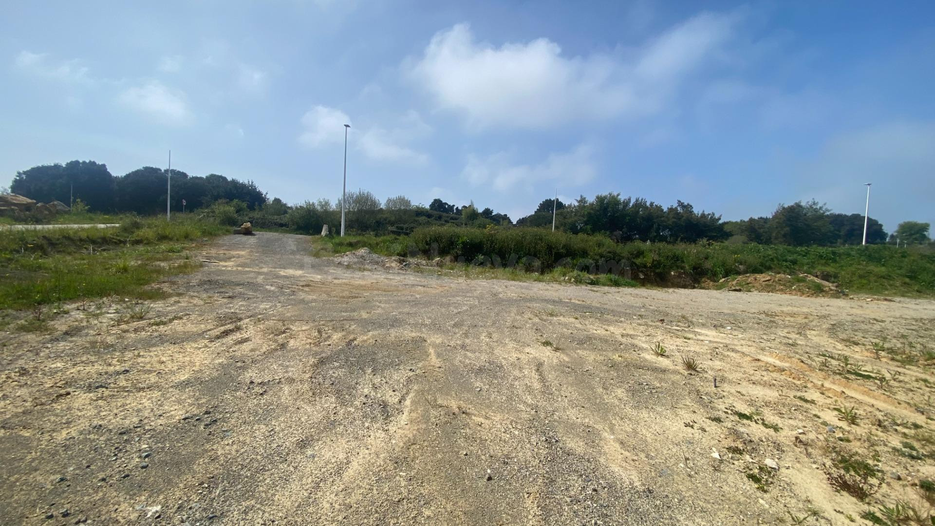 SUELO URBANO CONSOLIDADO EN MAOÑO (SANTA CRUZ DE BEZANA) - foto 4