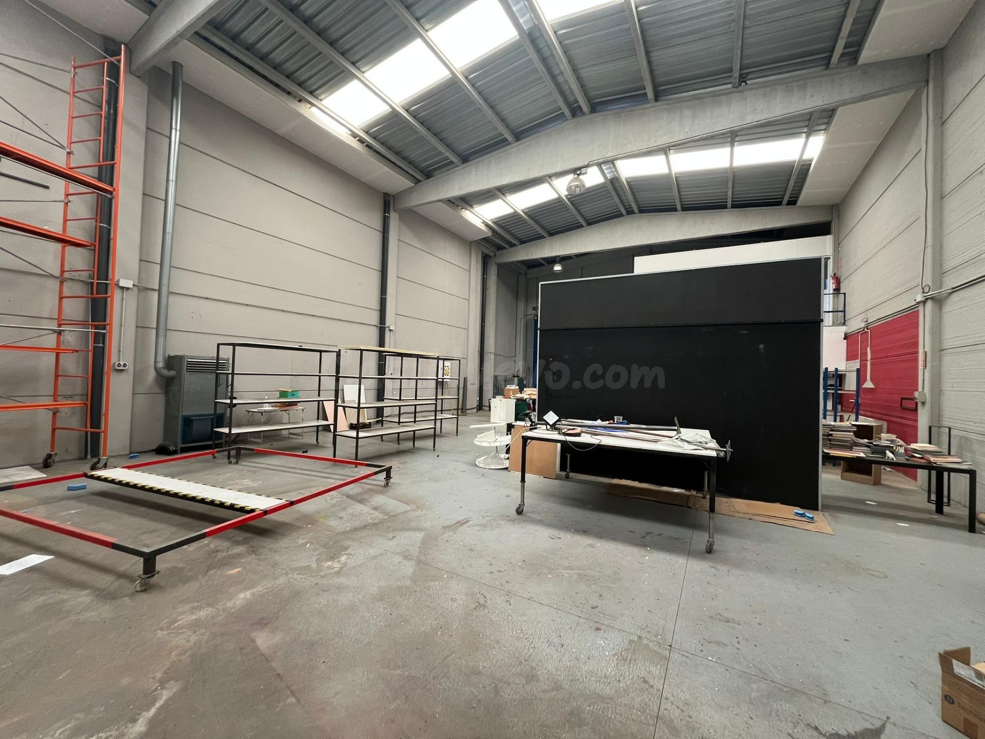 Nave industrial con patio, en alquiler, en Sant Pere de Ribe - foto 3