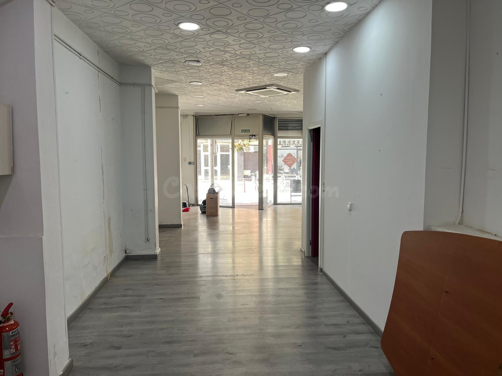 Local comercial en planta baja de alquiler en Vilanova i la 