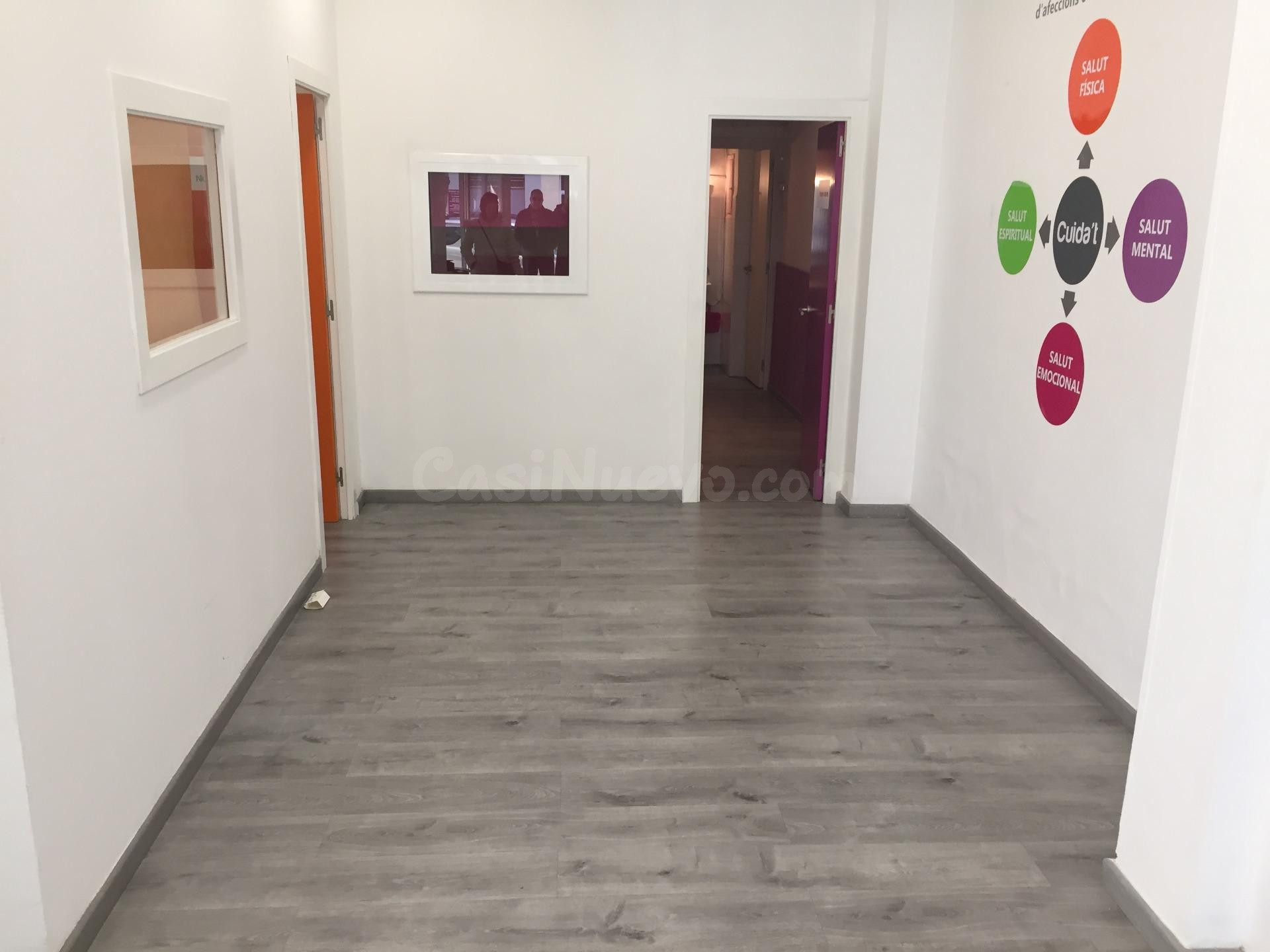 Local comercial en planta baja de alquiler en Vilanova i la  - foto 4