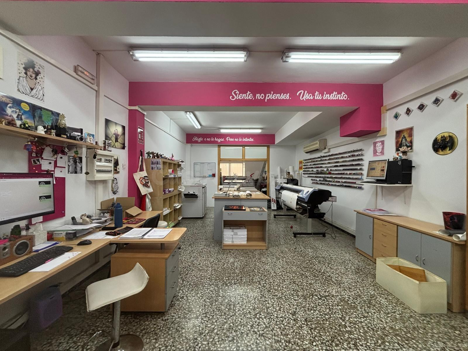 Local comercial en planta baja en el centro de Vilanova i la - foto 2