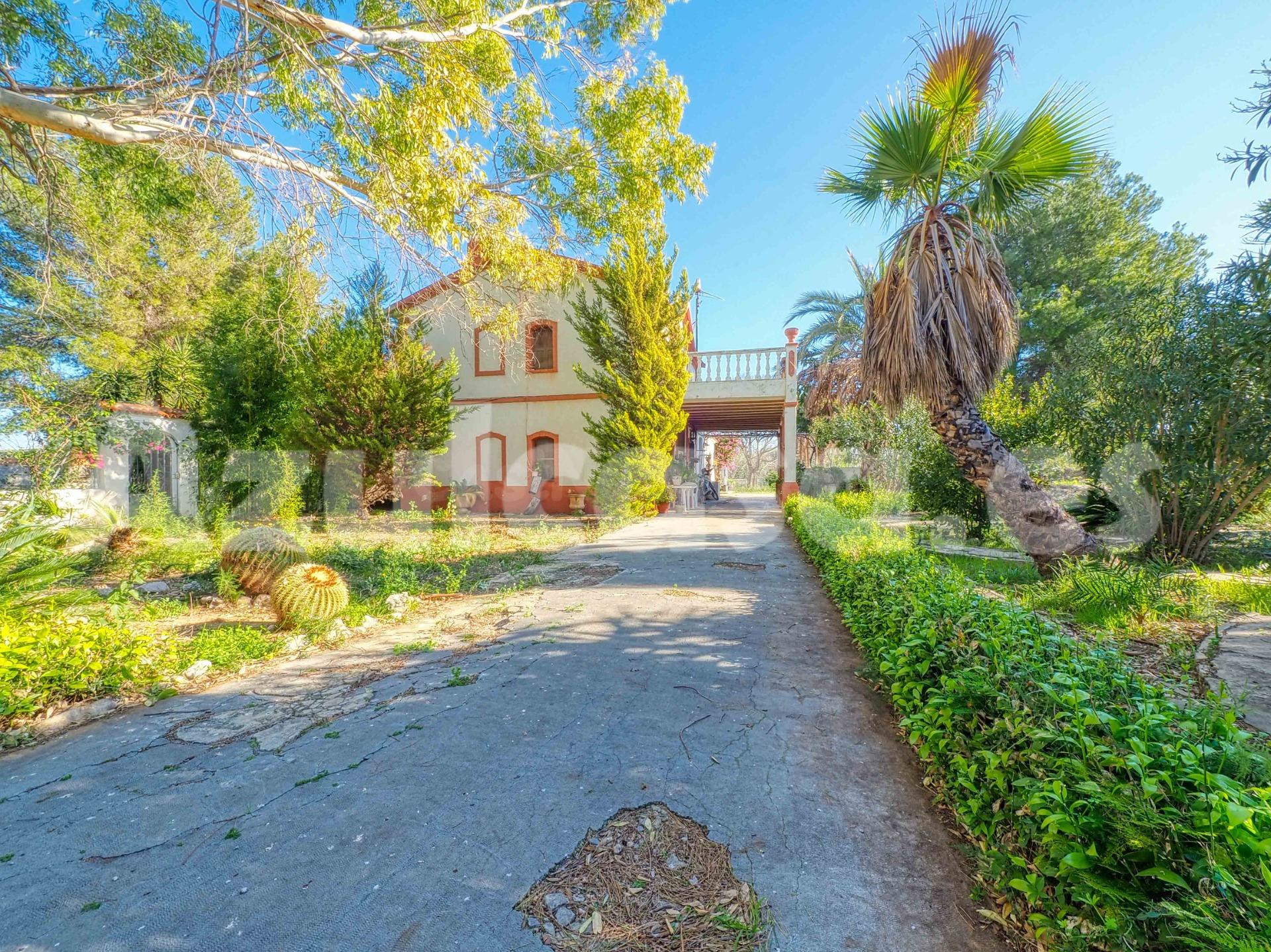 Villa con parcelas urbanas. - foto 5