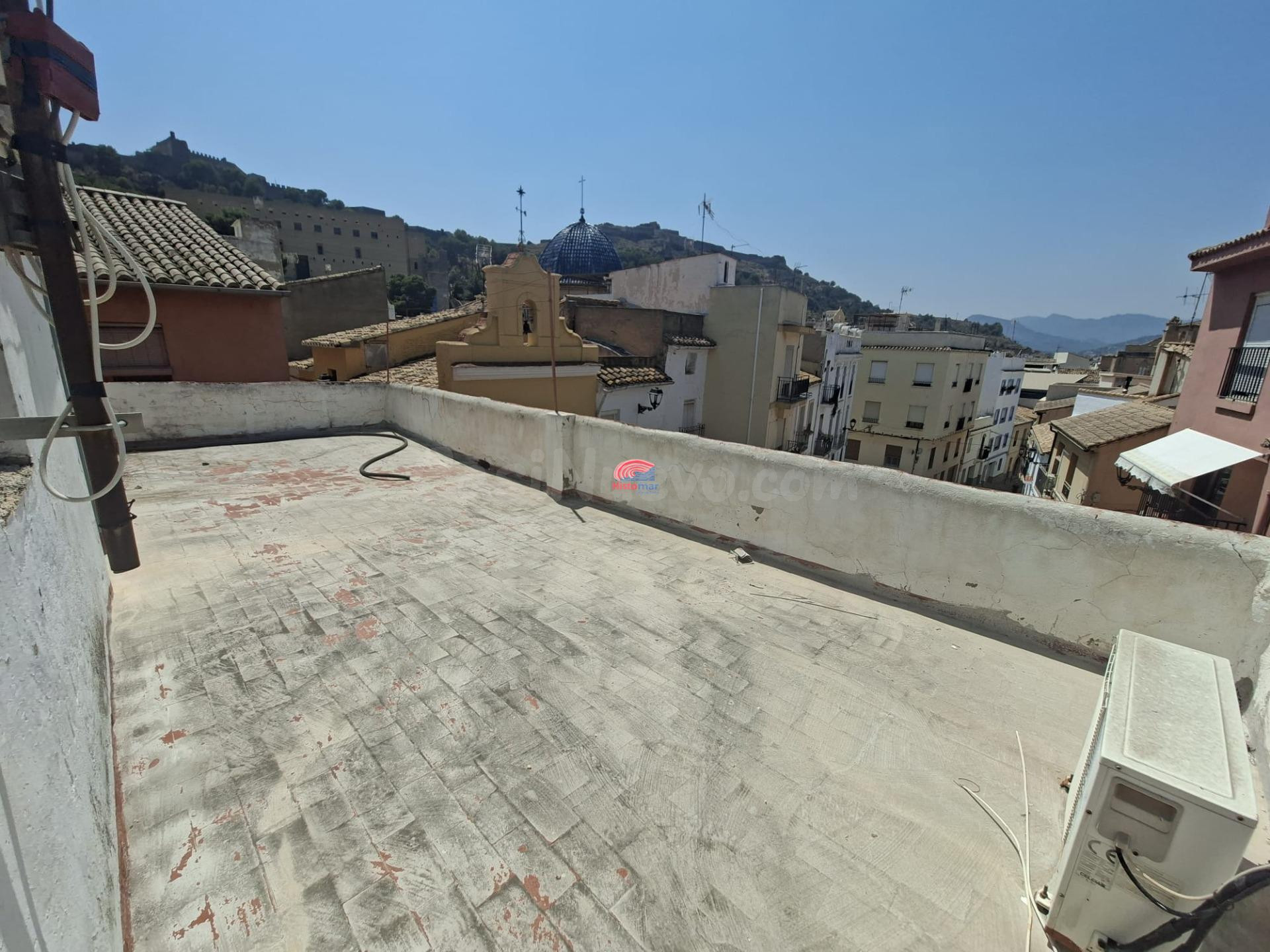 Casa en Sagunto con Impresionantes Vistas al Castillo por €1