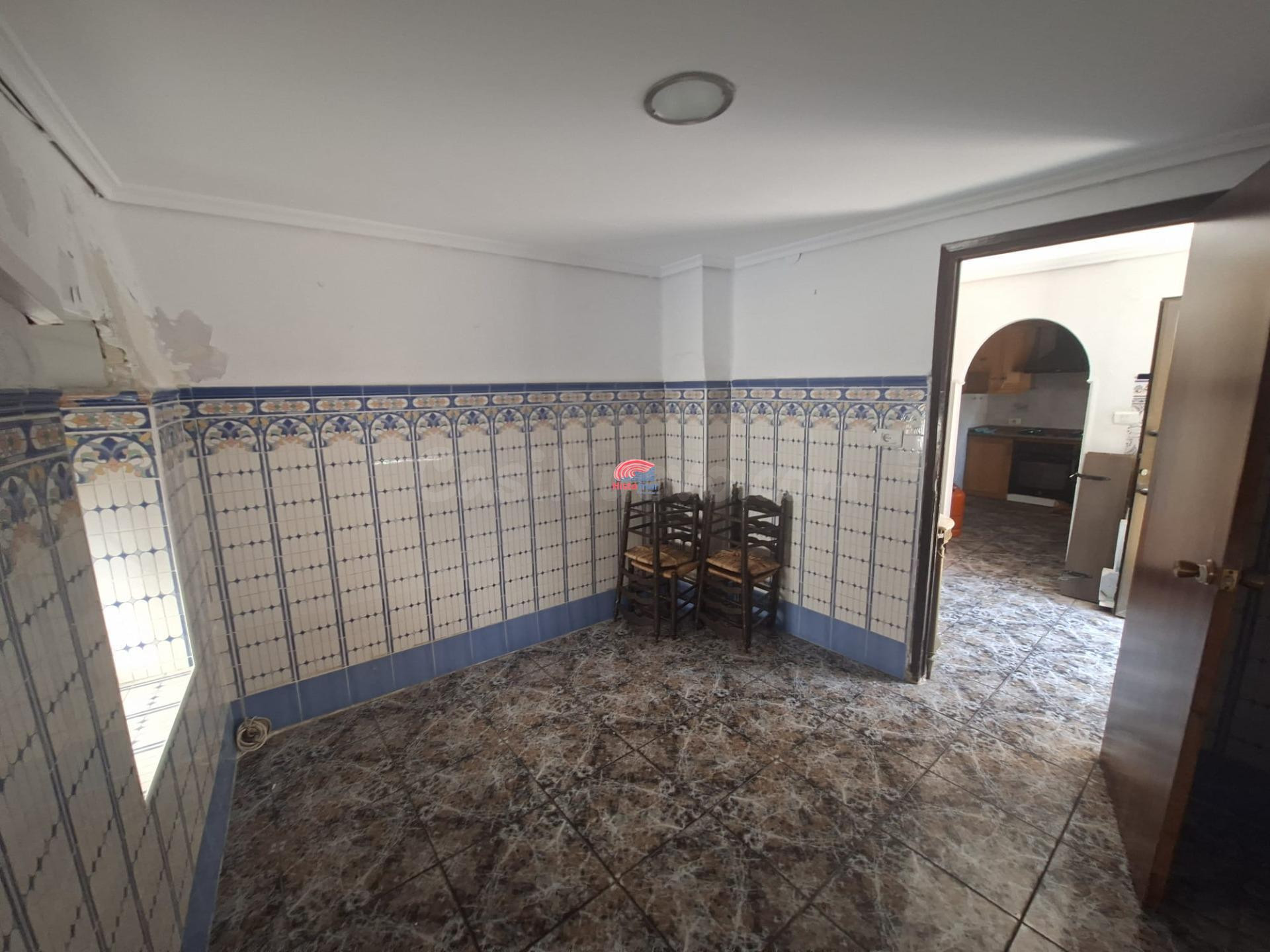 Casa en Sagunto con Impresionantes Vistas al Castillo por €1 - foto 4