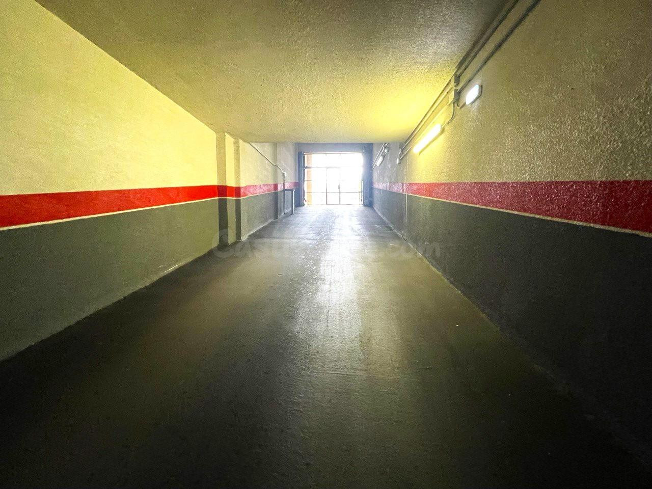 Se vende Plaza de Garaje en Calle Torrevieja, en Oviedo - foto 4
