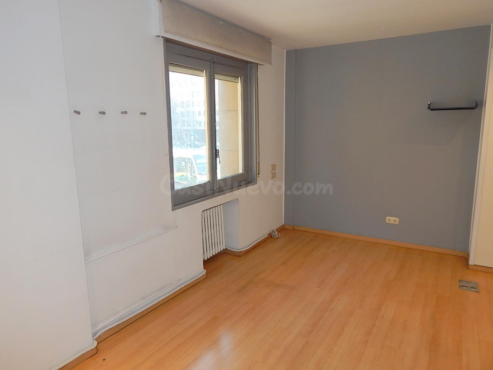 ETXEA, alquila en el centro de Pamplona, oficina de 26 m2 - foto 3