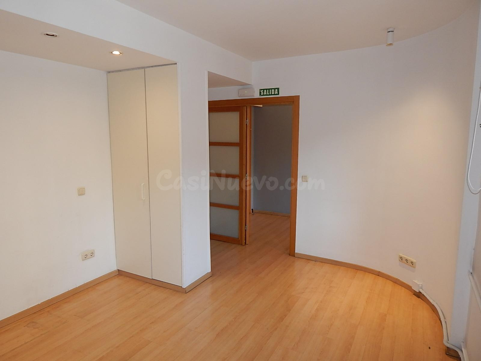 ETXEA, alquila en el centro de Pamplona, oficina de 26 m2 - foto 5