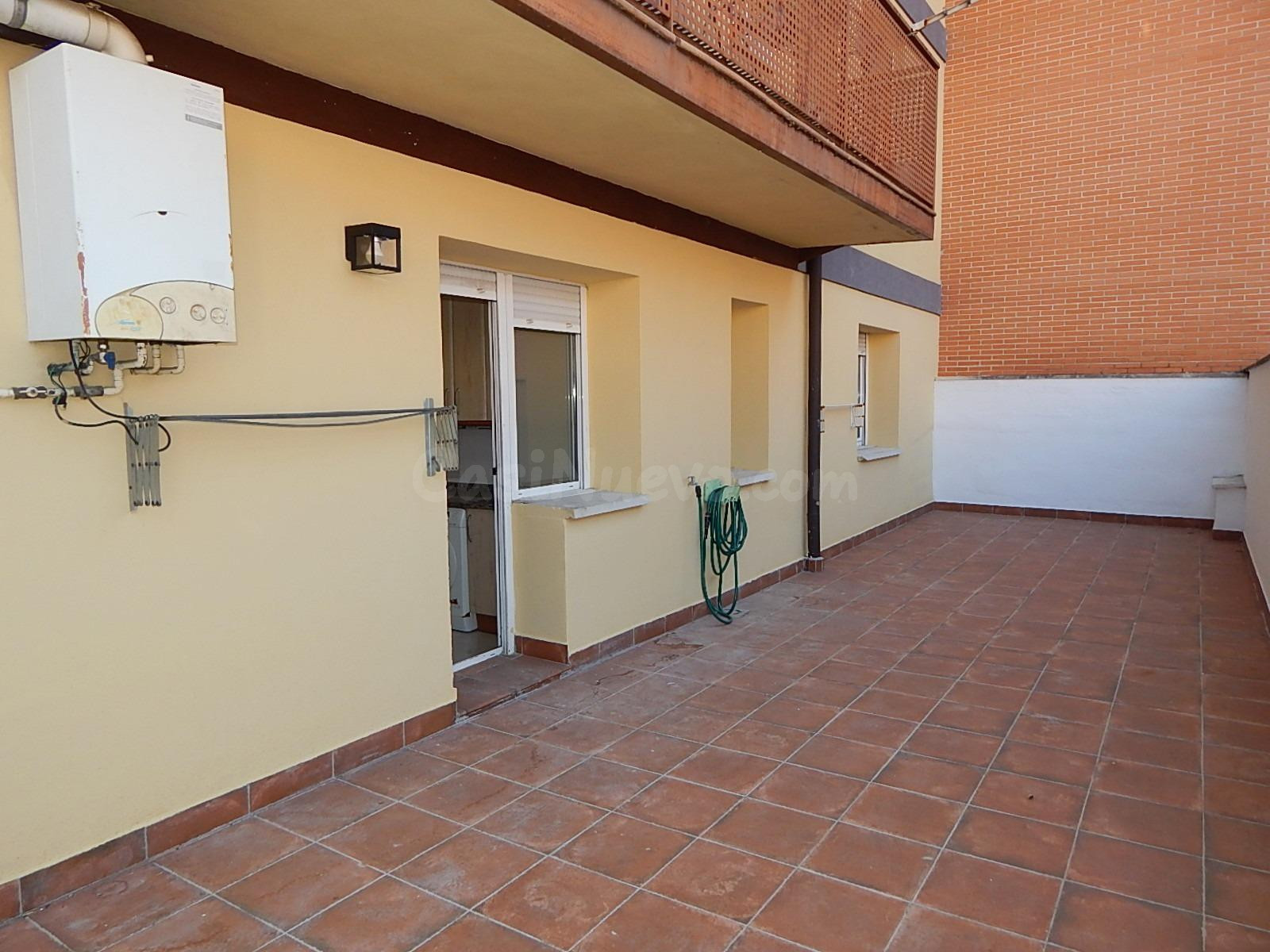 ETXEA, vende piso de tres dormitorios y tres baños en Berrio