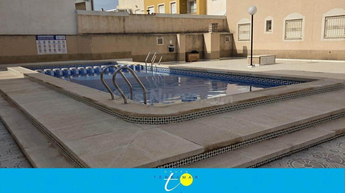 ESTUPENDO ATICO EN EL CENTRO DE TORREVIEJA CON PISCINA COMUNITARIA, UN CHOLLAZO!!