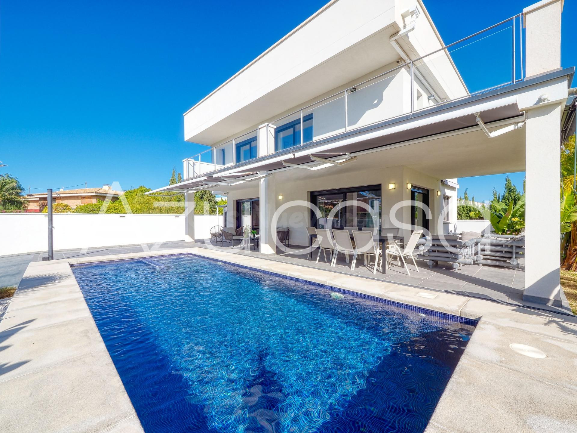 Exclusivo Chalet en venta de 5 dormitorios con 5 baños en La - foto 2