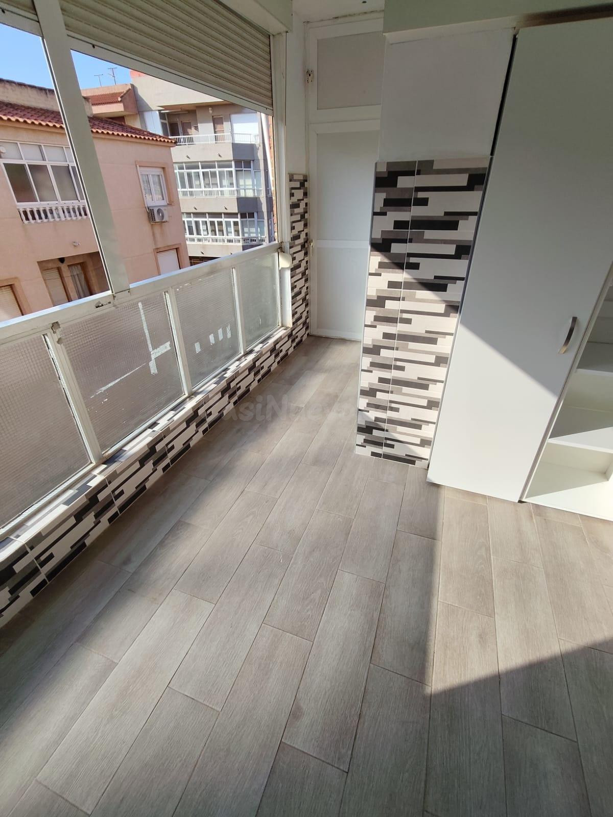 INCREIBLE APARTAMENTO TOTALMENTE REFORMADO Y CON PISCINA COMUNITARIA, IDEAL PARA PAREJAS