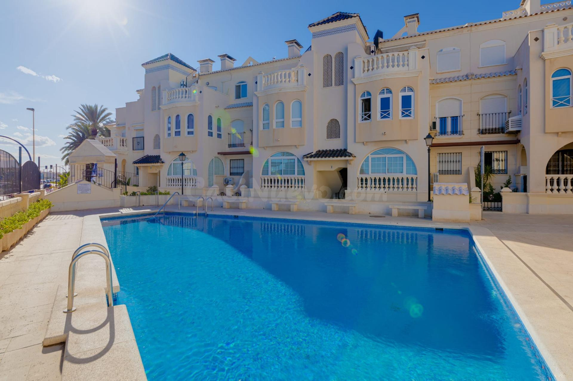 Venta Apartamento, Playa de Los Locos,  Primera línea de playa Torrevieja piscina comunitaria