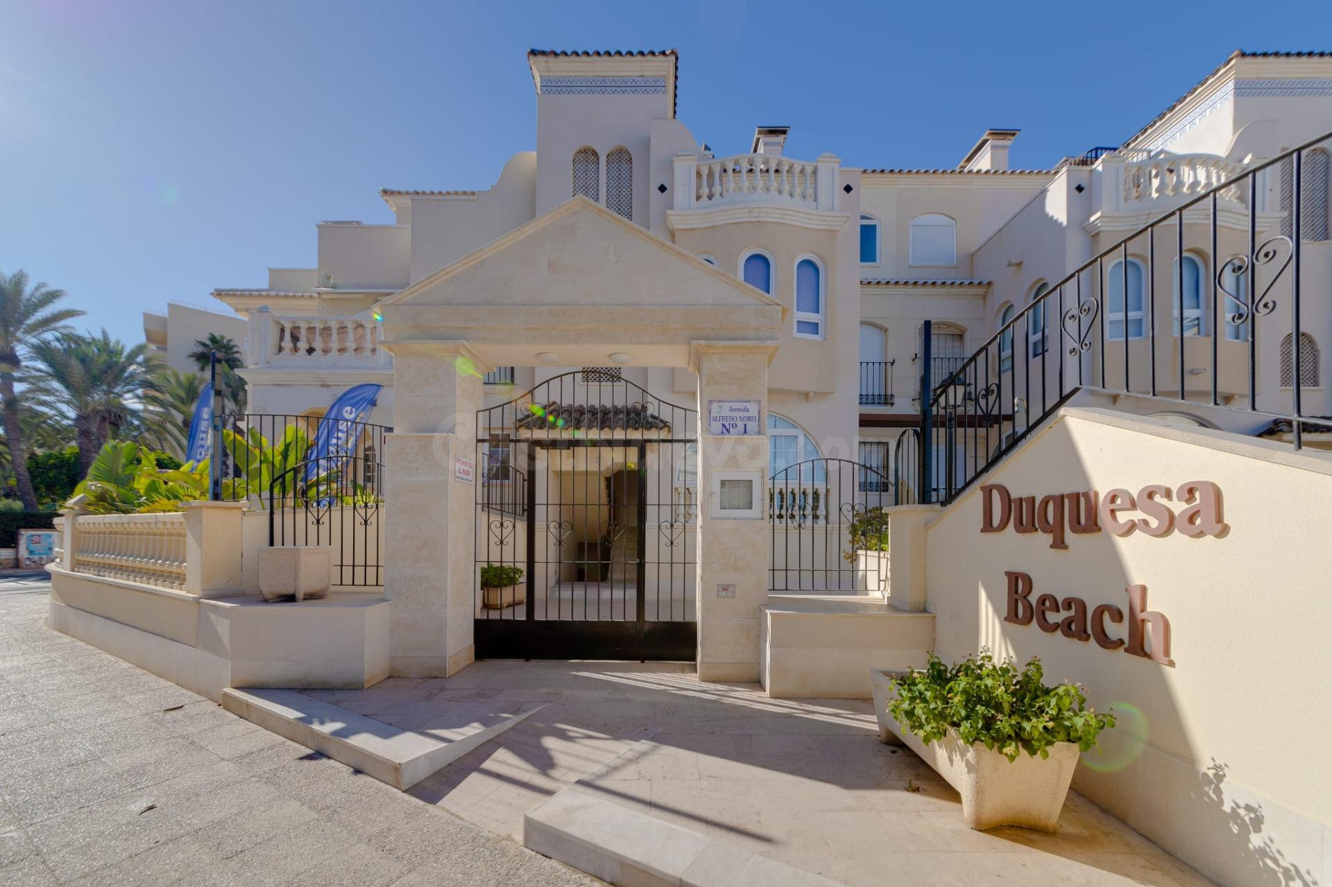 Venta Apartamento, Playa de Los Locos, Primera línea de play - foto 2
