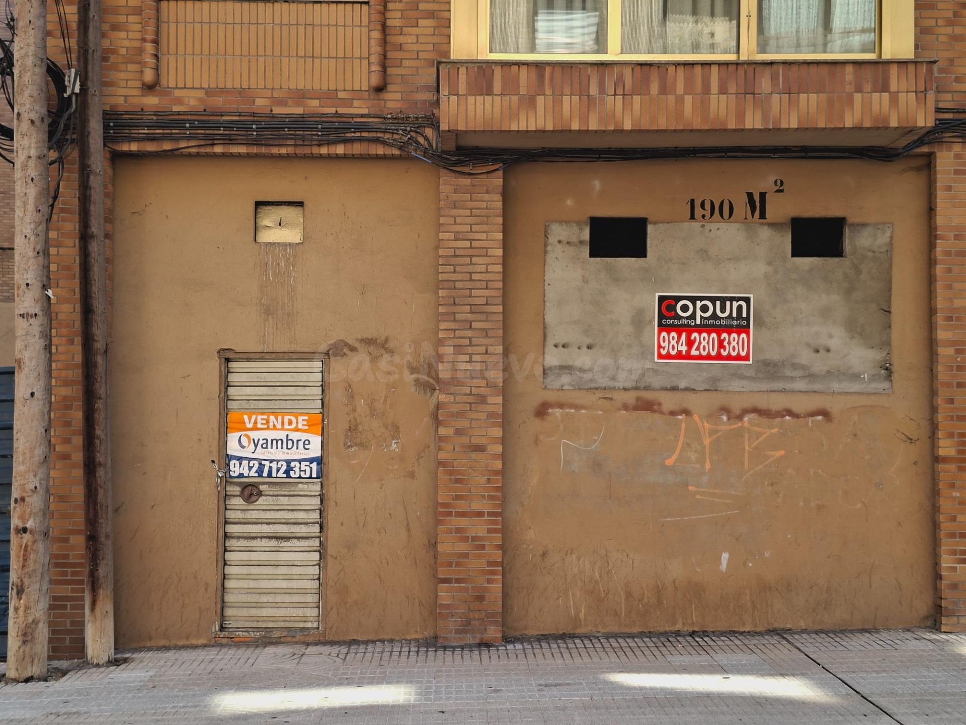 Se vende local en Oviedo