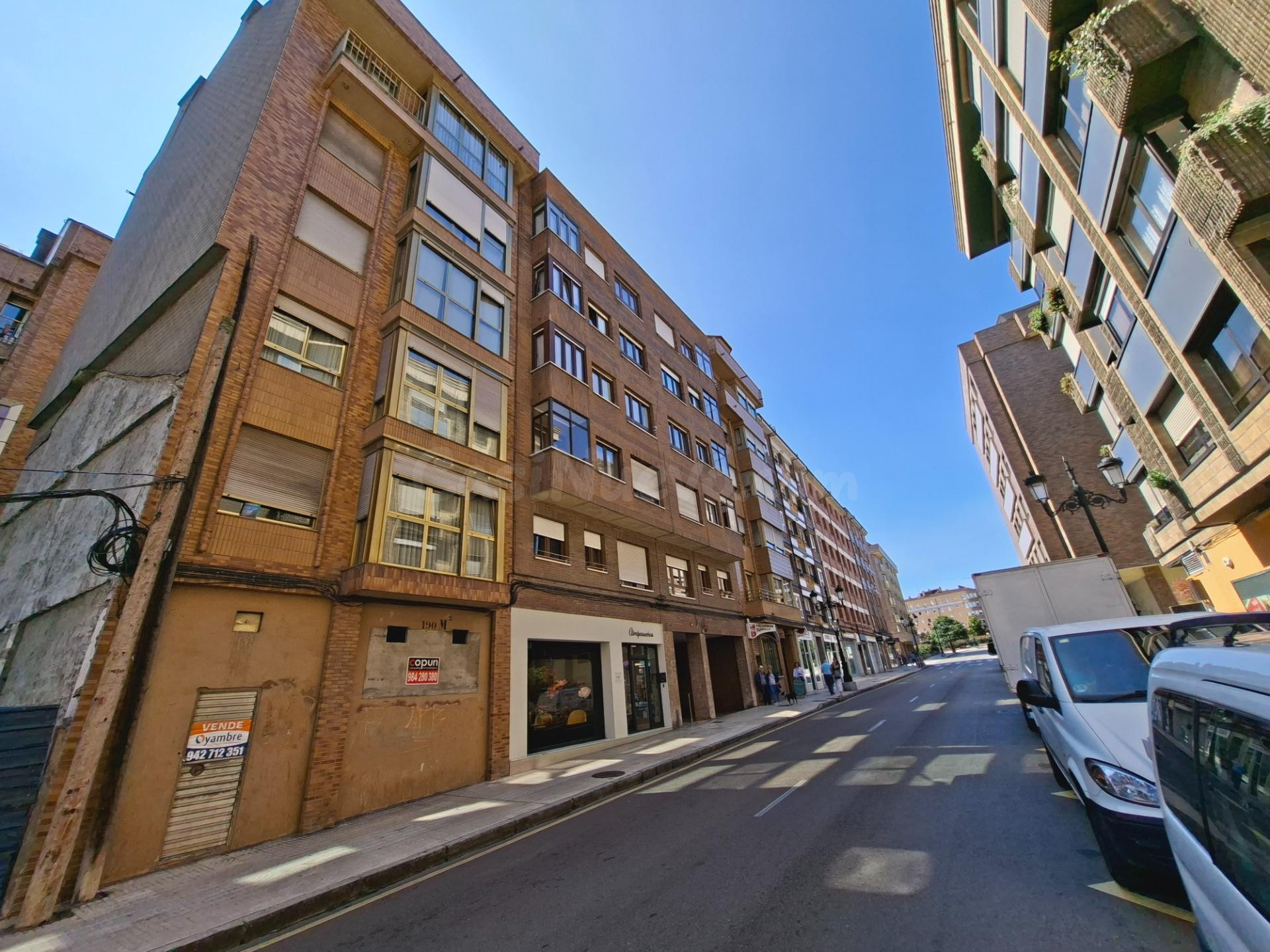 Se vende local en Oviedo - foto 3