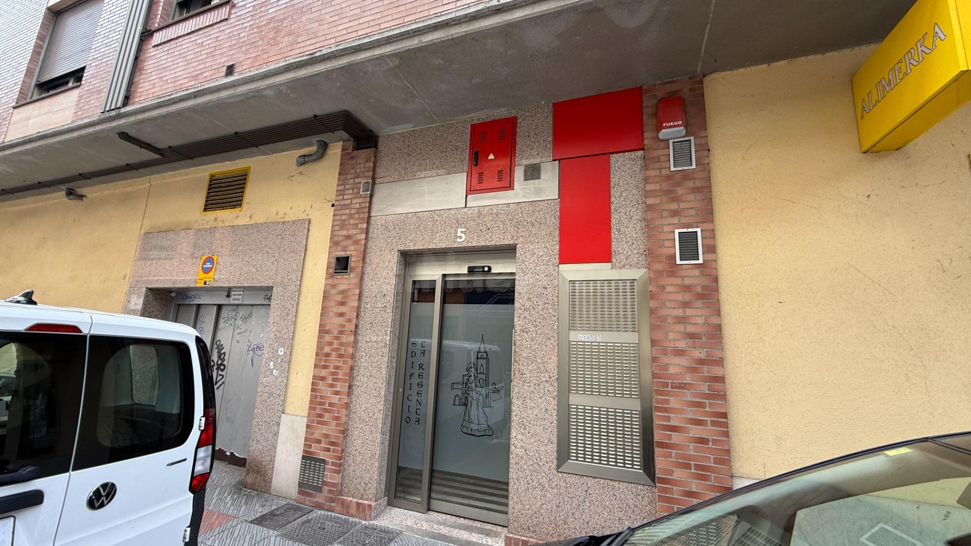 Garaje 30m² en venta - Sama