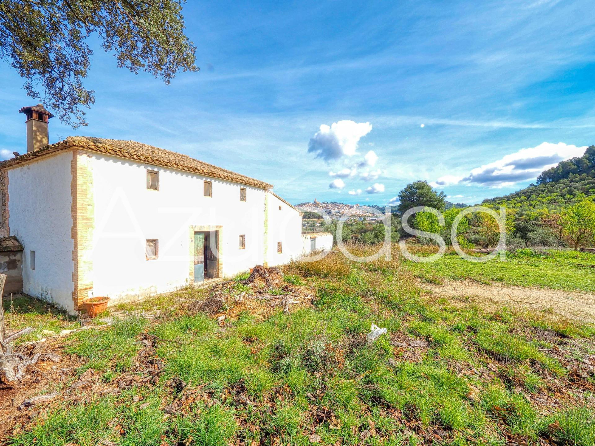 Estupenda Masía en venta con parcela rústica de 23.000m2 jun - foto 2