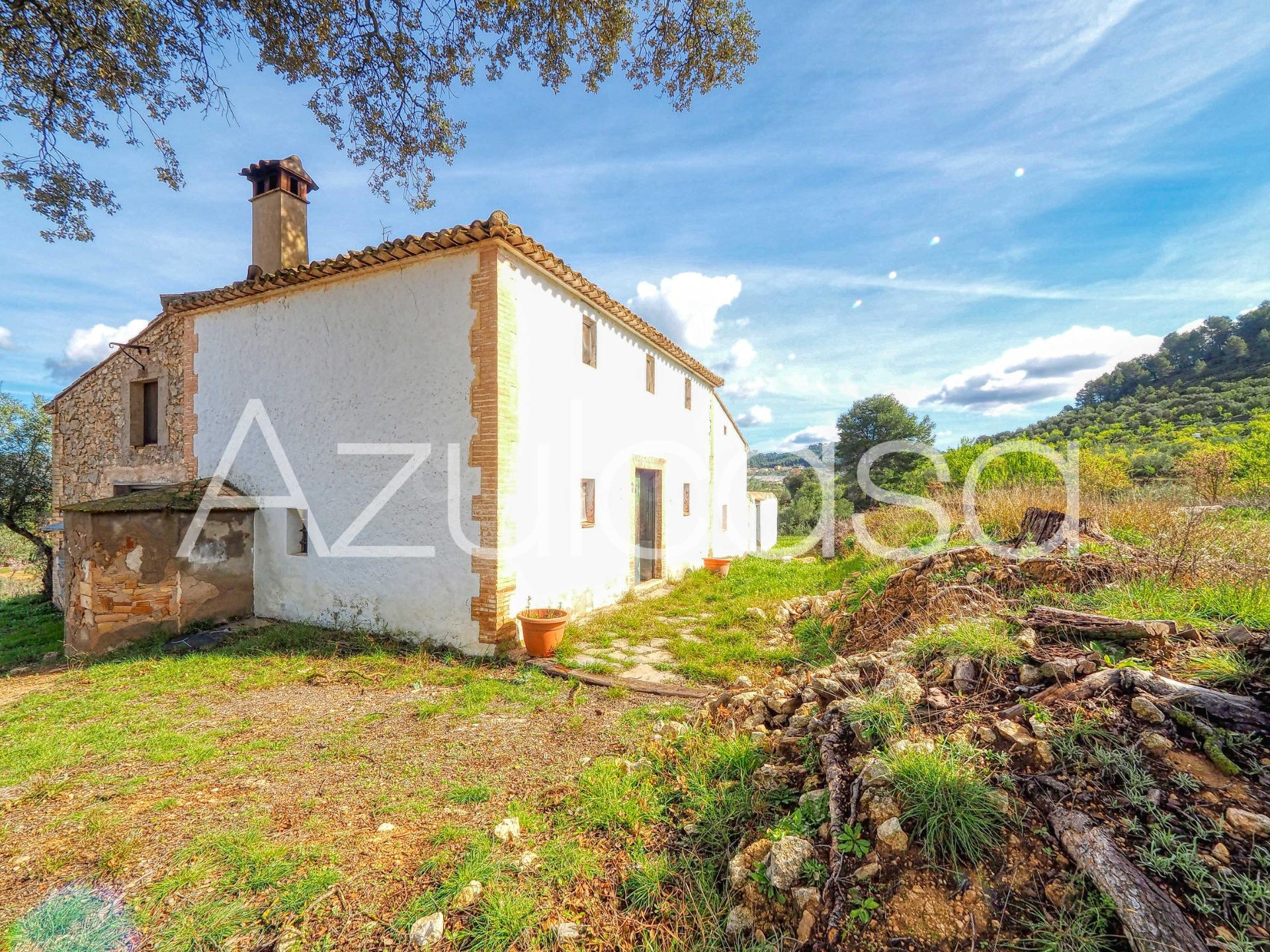 Estupenda Masía en venta con parcela rústica de 23.000m2 jun - foto 3