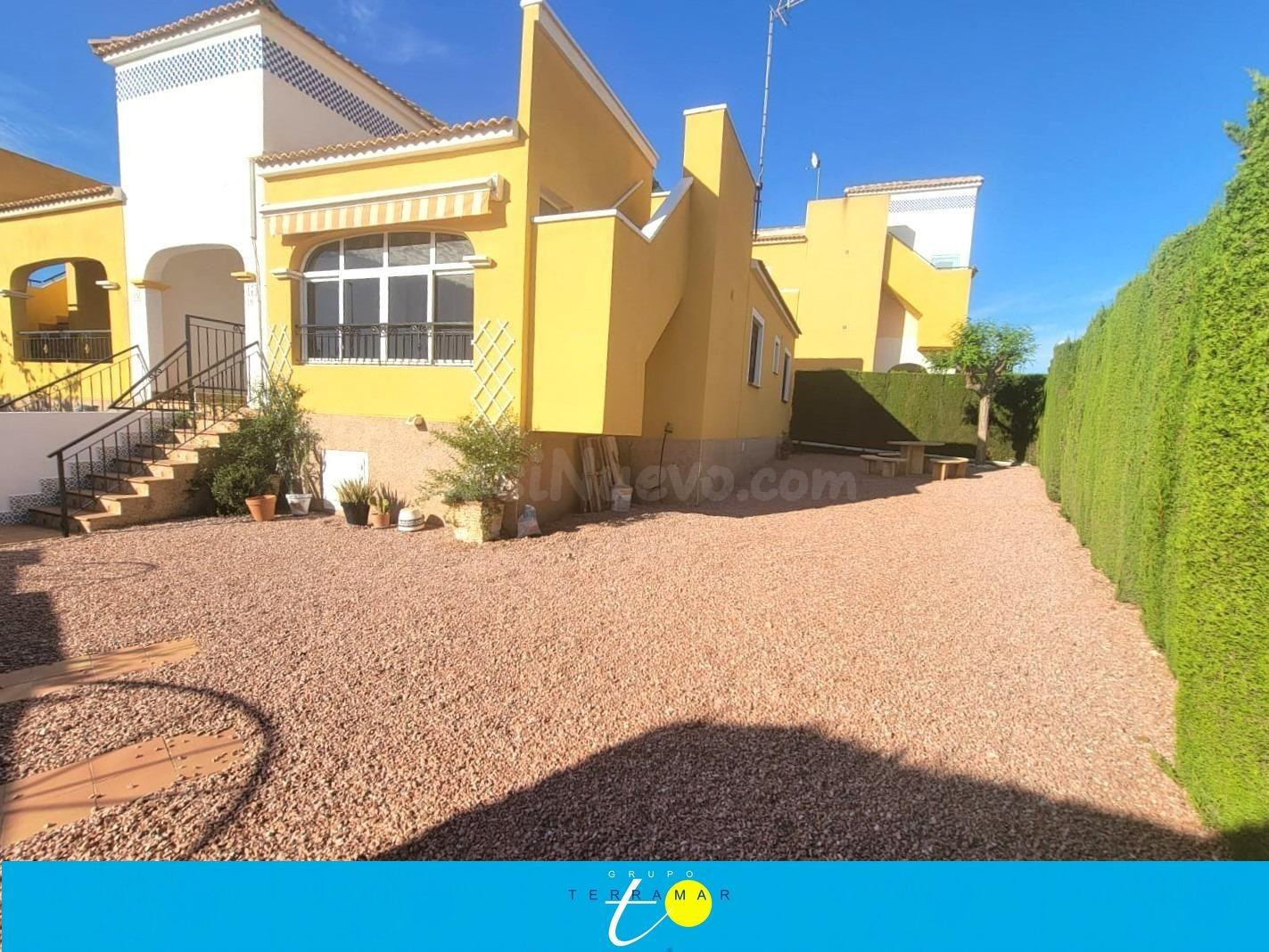 FANTASTICA VILLA ADOSADO CON PISCINA COMUNITARIA, UN REMANSO