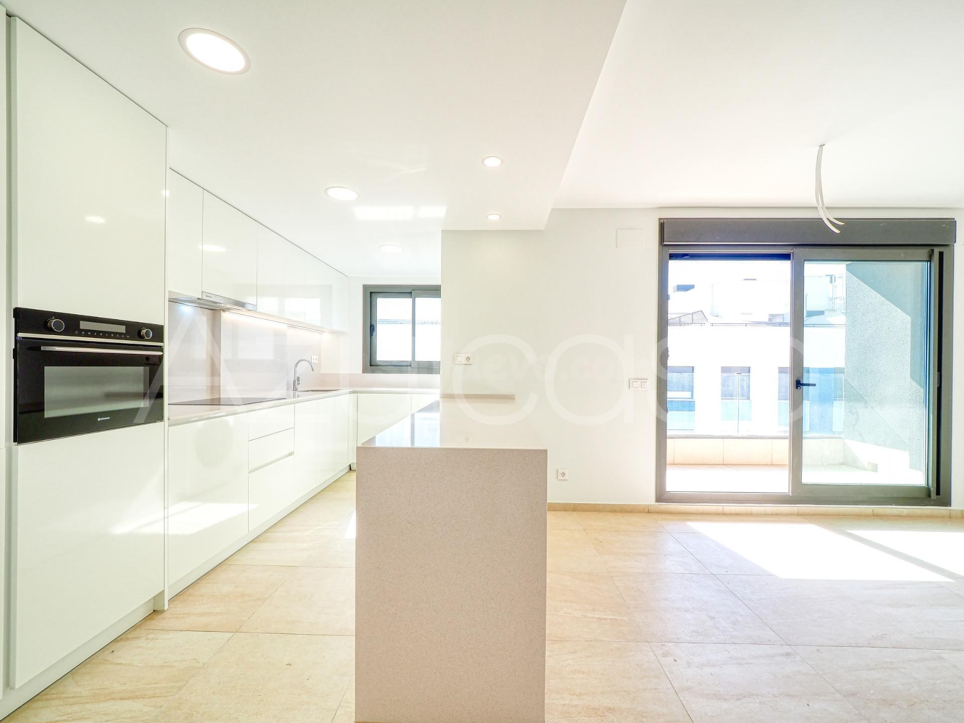 Magnífico ático en venta de 3 dormitorios y 2 baños con 2 pl - foto 5