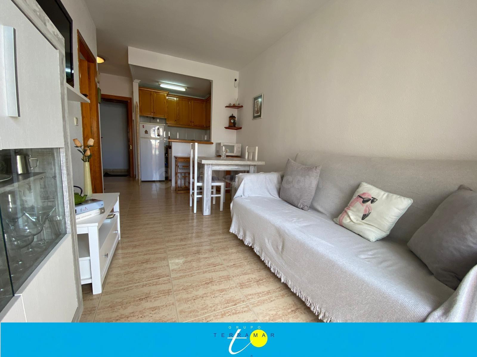 FABULOSO ATICO A UNOS PASOS DE LAS PLAYAS, IDEAL PARA PAREJAS Y COMO VACACIONAL.