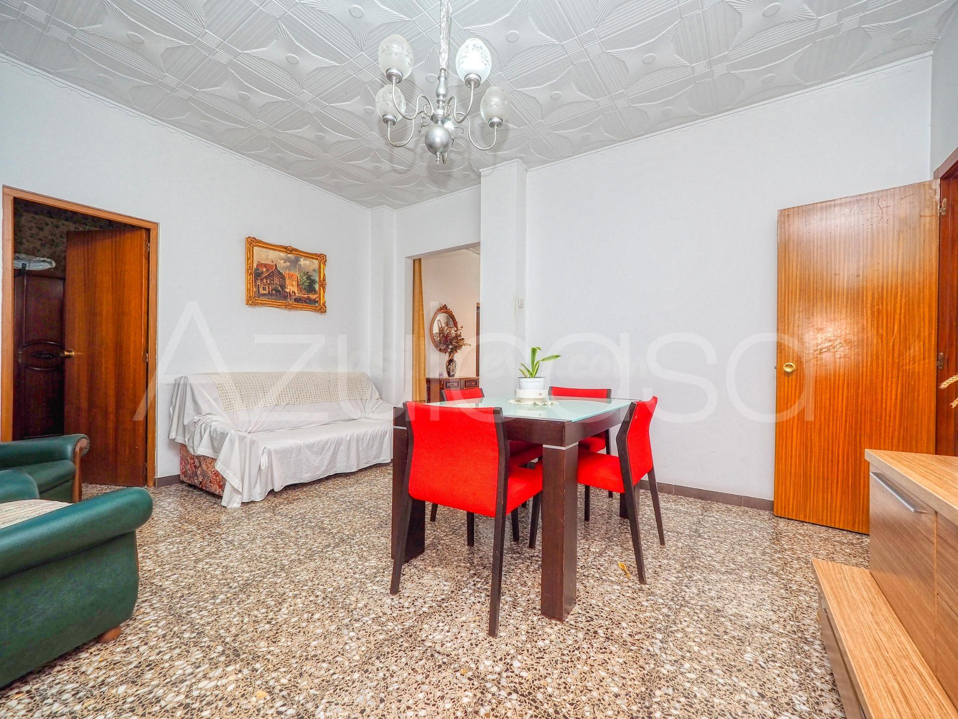 Estupenda casa en planta baja en venta de 4 dormitorios y 2  - foto 4
